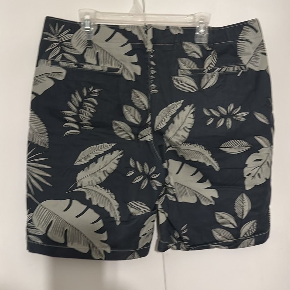 Shorts - Picture 4 of 6